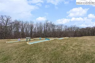 301 Pinnacle Inn Rd, Beech Mountain, NC 28604 - Photo 28