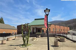 207 Jefferson Station Pl, West Jefferson, NC 28694 - Photo 1