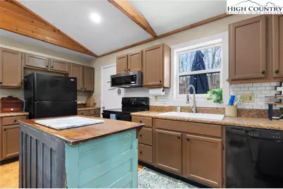 88 Rockhouse Lane, Newland, NC 28657 - Photo 16