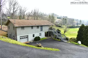 733 Azalea Dr, Newland, NC 28657 - Photo 2