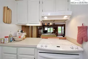388 Skyleaf Dr, Sugar Mountain, NC 28604 - Photo 4