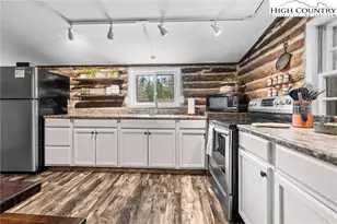 245 Davenport Rd, Spruce Pine, NC 28777 - Photo 8