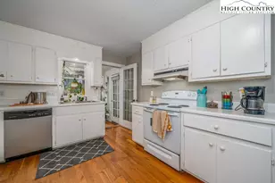 199 Brooker St, Blowing Rock, NC 28605 - Photo 18