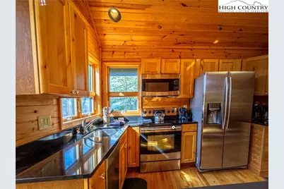 200 Summit Lodge Rd + Guest Chalet, Beech Mountain, NC 28604 - Photo 18