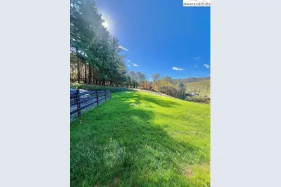 2141 Mt Jefferson Road, West Jefferson, NC 28694 - Photo 4