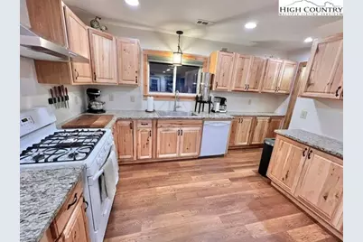 2141 Mt Jefferson Road, West Jefferson, NC 28694 - Photo 14