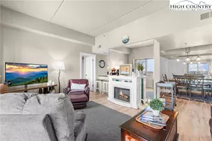 303 Sugar Top Dr, Sugar Mountain, NC 28604 - Photo 4