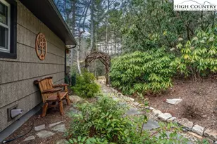 25 Red Oak Ln, Newland, NC 28657 - Photo 12