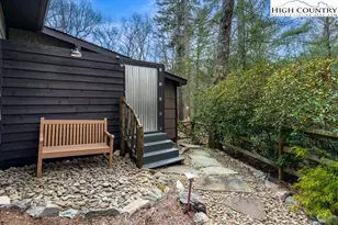 25 Red Oak Rd, Newland, NC 28657 - Photo 16