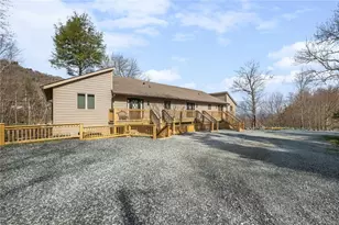 106 W Pond Creek Rd, Beech Mountain, NC 28604 - Photo 34