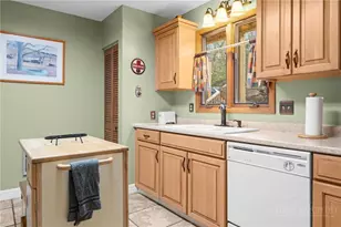 106 W Pond Creek Rd, Beech Mountain, NC 28604 - Photo 10