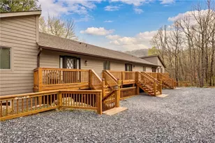 106 W Pond Creek Rd, Beech Mountain, NC 28604 - Photo 2