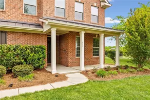 213 Candella Dr, Matthews, NC 28104 - Photo 2