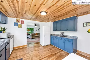 609 W Main St, Jefferson, NC 28640 - Photo 16