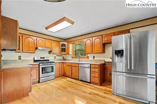 277 Country Ln, Newland, NC 28657 - Photo 6