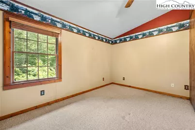 277 Country Lane, Newland, NC 28657 - Photo 10