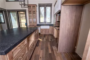 63 Two Hawks Ln, Linville, NC 28657 - Photo 8