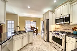 142 Fairway Oaks Dr, West Jefferson, NC 28694 - Photo 8