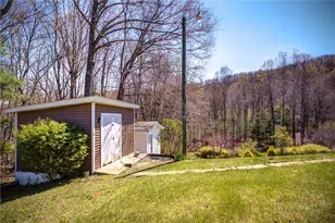 2081 Baker's Ridge Rd, Piney Creek, NC 28663 - Photo 10