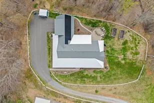 8406 3 Top Rd, Todd, NC 28684 - Photo 4