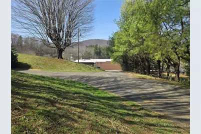 119 Forest Hill Dr, West Jefferson, NC 28694 - Photo 10