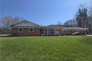 119 Forest Hill Dr, West Jefferson, NC 28694 - Photo 2