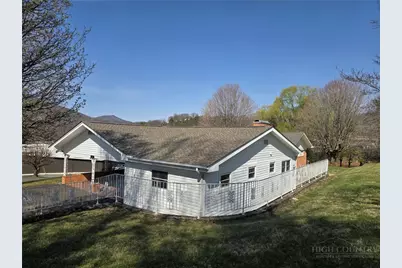 119 Forest Hill Dr, West Jefferson, NC 28694 - Photo 4