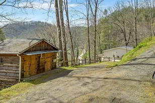 860 W Sugar Tree Rd, Warrensville, NC 28693 - Photo 6