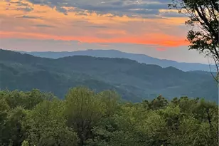 517 Pine Ridge Rd, Beech Mountain, NC 28604 - Photo 2