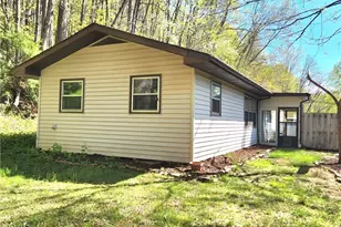 129 J L Norris Dr, Boone, NC 28607 - Photo 2
