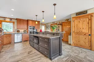 7054 Grandview Cir, Newland, NC 28657 - Photo 10