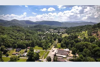 7277 Beech Mountain Road, Elk Park, NC 28622 - Photo 24
