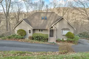 407 Peacock Dr, Blowing Rock, NC 28605 - Photo 2