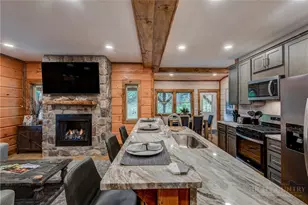 1015 Pine Ridge Rd, Beech Mountain, NC 28604 - Photo 10