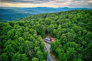 1015 Pine Ridge Rd, Beech Mountain, NC 28604 - Photo 40