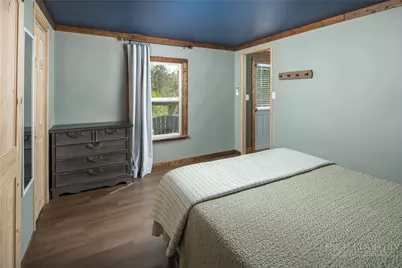 9050 Pittmans Gap Road, Newland, NC 28657 - Photo 18