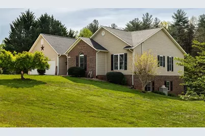 611 Briar Creek Drive, North Wilkesboro, NC 28659 - Photo 2