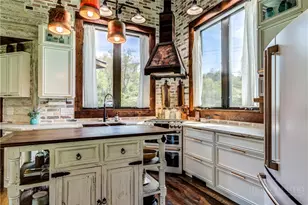 972 W Deep Ford Rd, Lansing, NC 28643 - Photo 12
