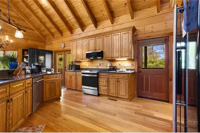 5706 Mortimer Road, Newland, NC 28657 - Photo 8