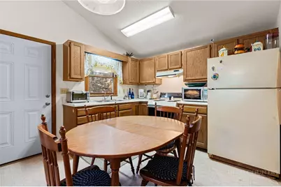 8977 Rose Hollow Avenue, Newland, NC 28657 - Photo 6