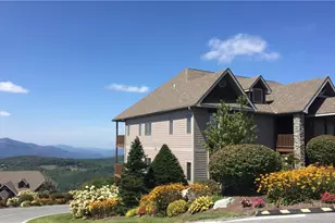 743 Craggy Pointe, Sugar Mountain, NC 28604 - Photo 2