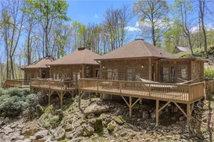 426 Cook Town Rd, Bakersville, NC 28705 - Photo 4
