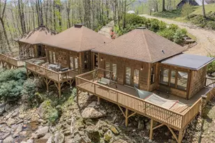426 Cook Town Rd, Bakersville, NC 28705 - Photo 2
