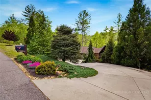 5613 Rocky Falls Ln, Lenoir, NC 28645 - Photo 6