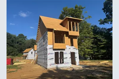 22 N. Jefferson Avenue, West Jefferson, NC 28694 - Photo 2