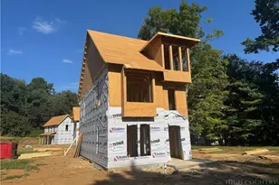 22 N Jefferson Ave, West Jefferson, NC 28694 - Photo 2