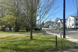 22 N Jefferson Ave, West Jefferson, NC 28694 - Photo 12