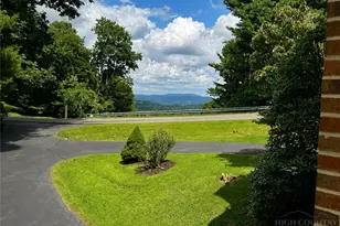 222 Sorrento Dr, Blowing Rock, NC 28605 - Photo 2