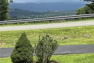 222 Sorrento Dr, Blowing Rock, NC 28605 - Photo 6