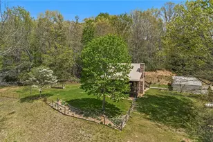 2259 Grassy Creek Rd, Grassy Creek, NC 28631 - Photo 4